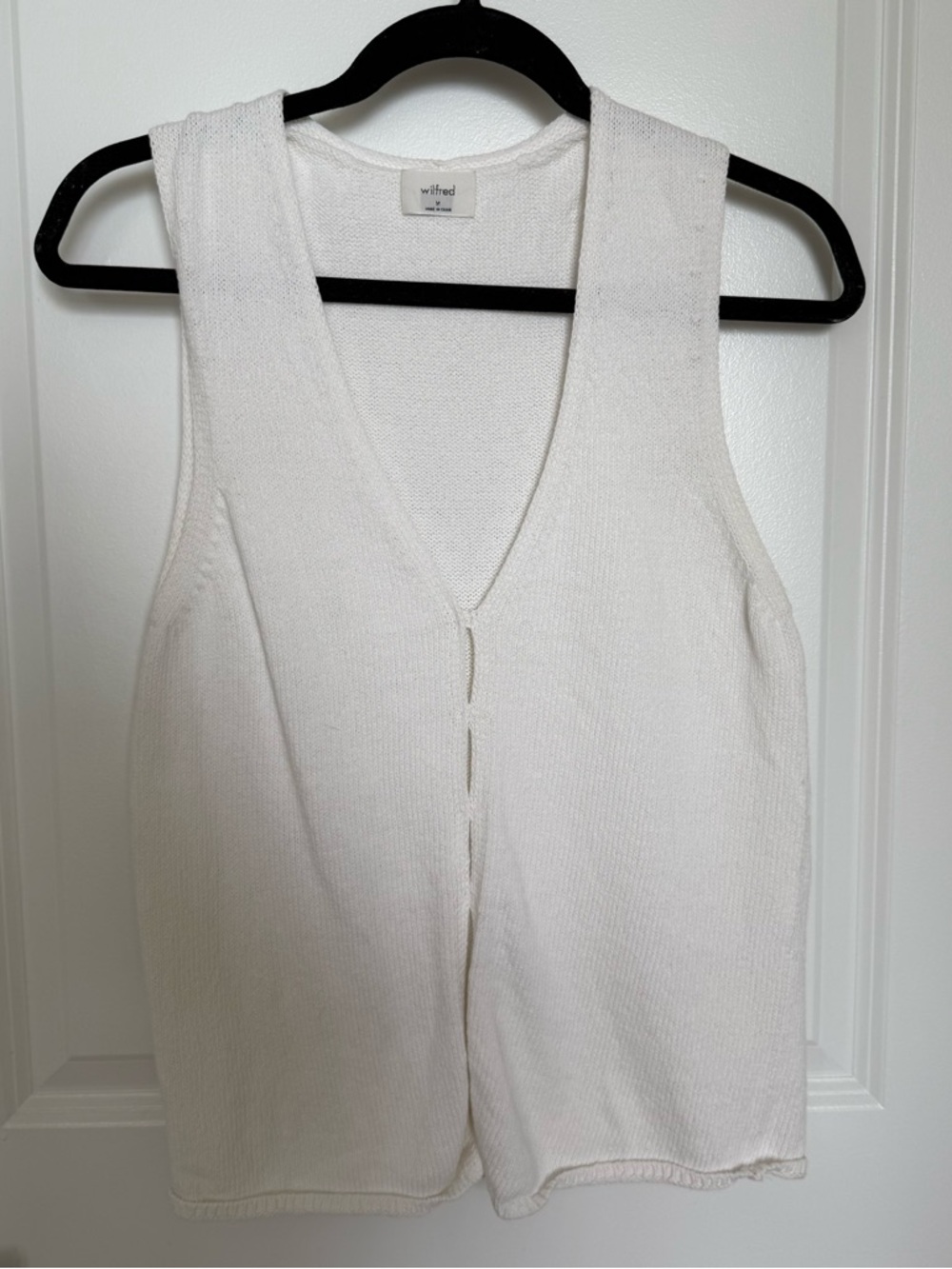 Wilfred White Knit V-Neck Sleeveless Top